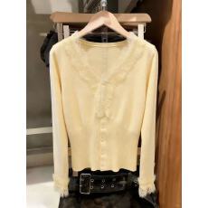 批发实拍水溶蕾丝花边羊绒开衫女V领亲肤羊绒宽松大码针织<b class='q'>打底衫</b>chic