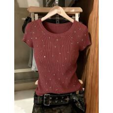 批发实拍洋气减龄红色碎花冰丝短袖t恤女新款独特别致设计感大码上衣