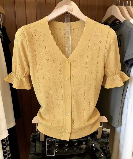 실사 프랑스식 Chic V넥 반팔 티셔츠 여성 새로운 여름 홀로우 아웃 얇은 스타일 쇼트 스타일 얼음 실크 니트 오픈 가디건 맨위