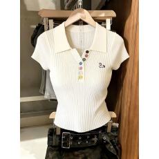 批发实拍自留推荐韩系POLO领白色高级感小马刺绣彩色扣针织上衣夏季