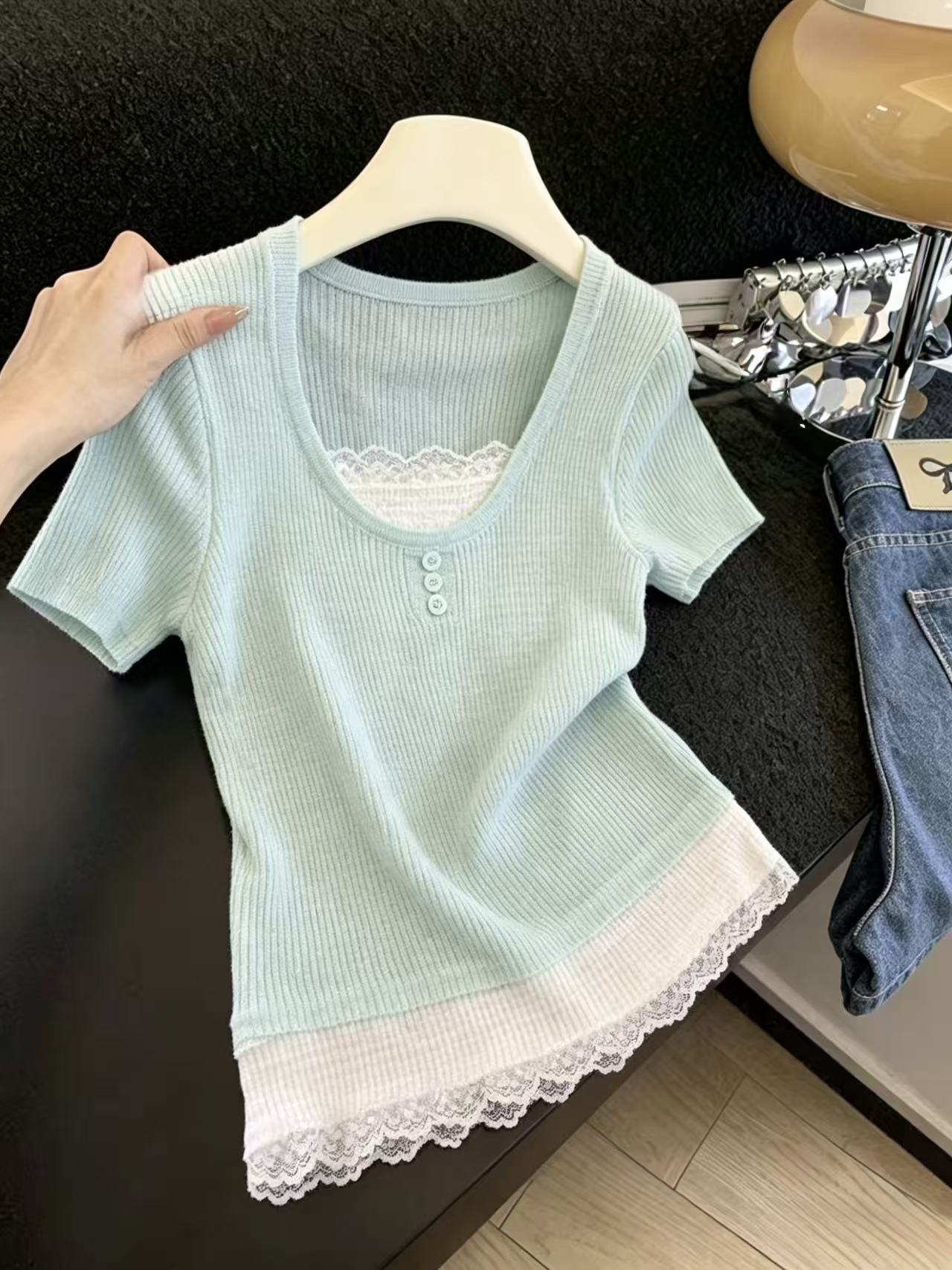 실사 부드러운 바람 녹색 페이크 레이어드 레이스 조각 반팔 티셔츠 여성 새로운 다용도 몸매 가꾸기 슬림해 보이는 짧은 맨위