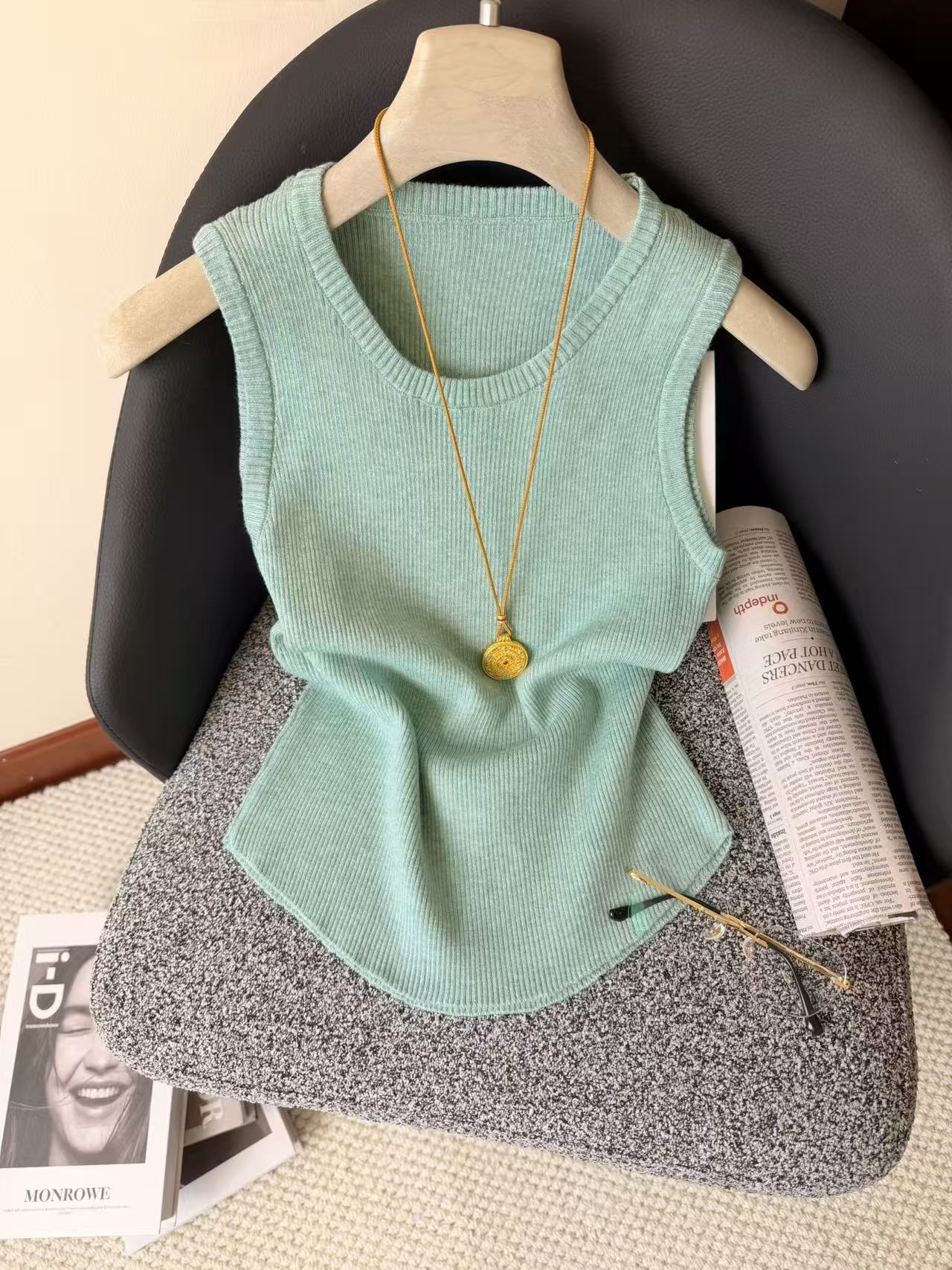 실사 박하 녹색 니트 캐미솔 여름 단어 라운드 넥 몸매 가꾸기 슬림해 보이는 민소매 매운맛 만나는 맨위 chic