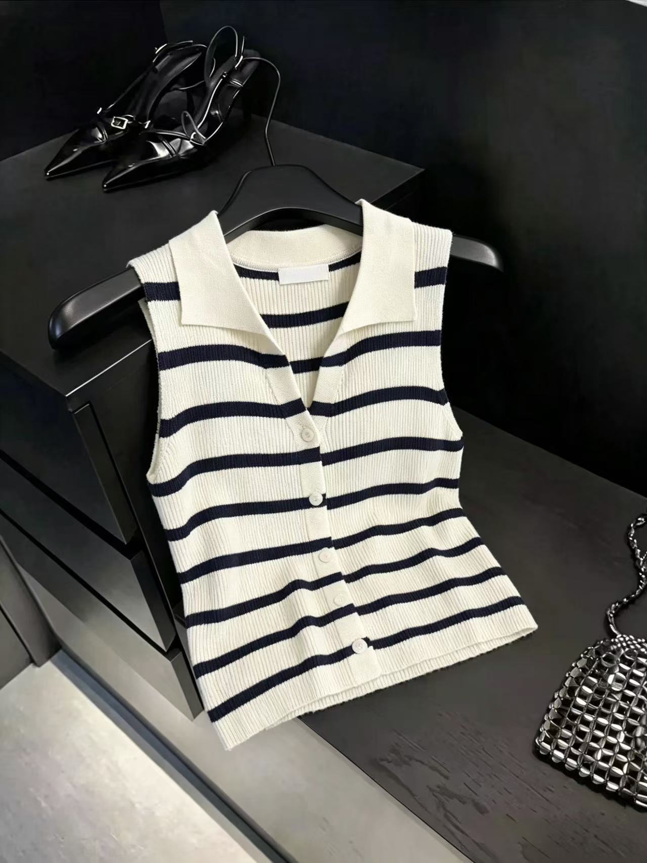 실사 한 부서 출퇴근 POLO 칼라 단추 민소매 니트 조끼 여성 새로운 몸매 가꾸기 슬림해 보이는 다용도 맨위 chic