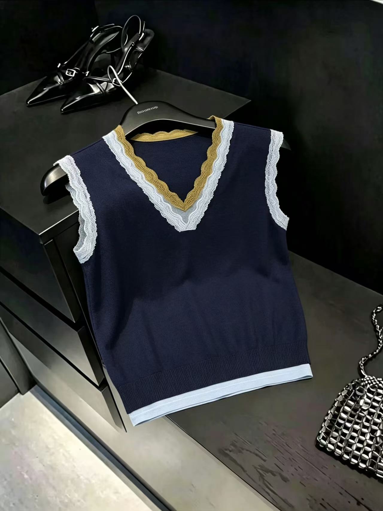 실사 배색 더블 레이스 와이드 어깨끈 조끼 여성 패션 반팔 여성 티셔츠 고급 사소한 chic