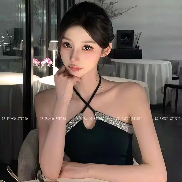 한국 동대문 검정색 패치워크 맨위 여성 여름 새로운 이슬 쇄골 품격 슬림해 보이는 허리 수축 행침 목 조끼 티셔츠