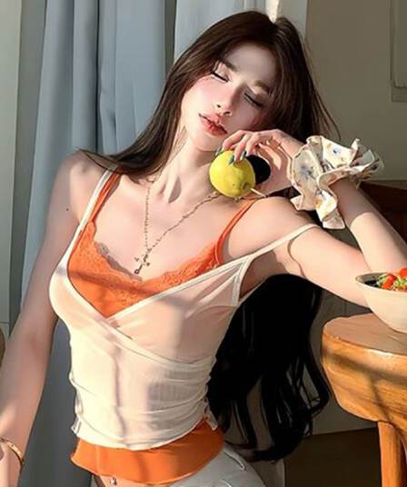핫걸 바람 페이크 레이어드 레이스 캐미솔 여름 달콤함 핫걸 바람 V넥 몸매 가꾸기 분위기 센스 맨위 트렌디