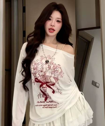 슈퍼 화재 눈꽃 면 화이트 낙서 비스듬한 어깨 긴팔 티셔츠 자외선 차단 블라우스 여성 새로운 여름 느긋한 루즈핏 맨위