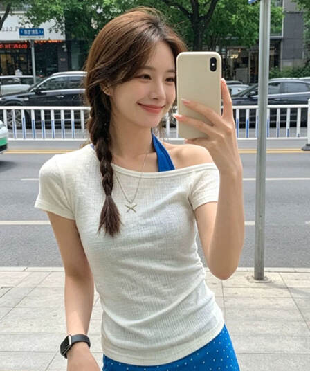 원본 구덩이 기사 한 부서 화이트 비스듬한 어깨 반팔 티셔츠 여성 여름 연령 감소 몸매 가꾸기 행침 목 슬립 맨위 투피스 세트