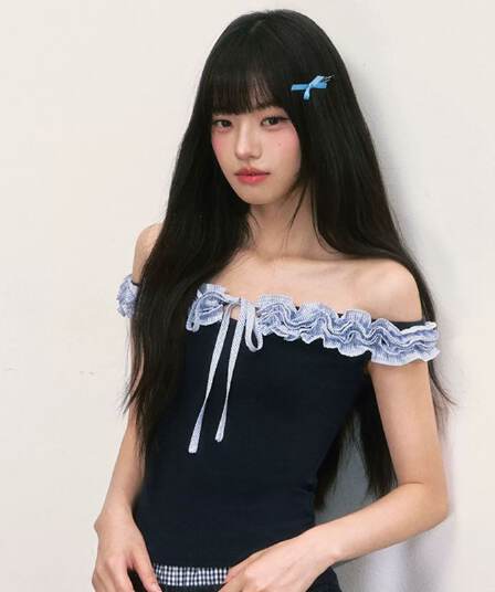 아메리칸 해군 페이크 레이어드 오프숄더 오프숄더 반팔 맨위 여성 여름 디자인 센스 레이스 몸매 가꾸기 핫걸 티셔츠