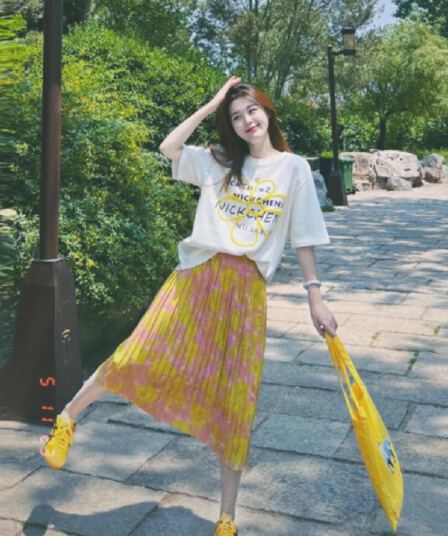 여름 고급 새로운 편안함 패션 주름 얼음 실크 플리츠 스커트 도루 센스 품격 슬림해 보이는 다용도 한 마디 반신 스커트