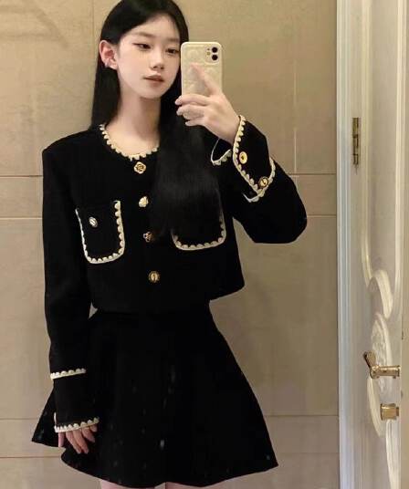 패션 슈퍼 화재 가을 겨울 새로운 빛 럭셔리 작은 샤넬 스타일 두꺼운 짧은 외투 하이웨이스트 반신 스커트 학원 스타일 투피스 세트