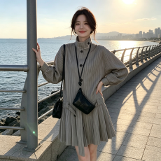 批发超火学院风巨好看条纹风衣裙女春秋新款收腰显瘦小个子气质<b class='q'>连衣裙</b>