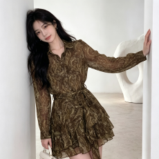 批发美拉德风法式掐腰<b class='q'>连衣裙</b>女<b class='q'>长袖</b>收腰显瘦气质裙法式穿搭2026年新款