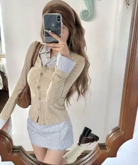 달콤함 학원 스타일 POLO 칼라 페이크 레이어드 패치워크 여성 셔츠 스트라이프 슬림해 보이는 반신 짧은 치마바지 가을 겨울 투피스 세트