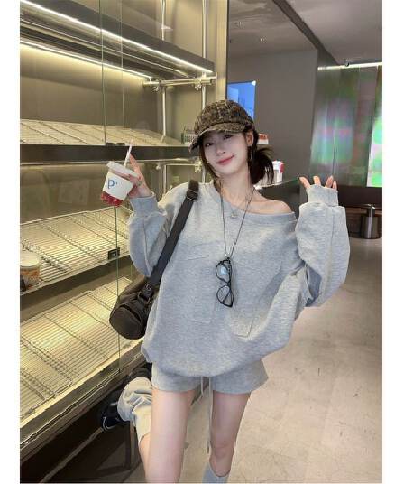 회색 캐주얼 세트 여성 가을 2026 새로운 패치 알파벳 루즈핏 긴팔 후드티 하이웨이스트 넓은 다리가 짧다. 바지