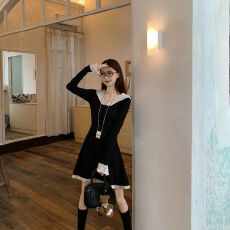 批发蕾丝拼接连帽针织连衣裙<b class='q'>女</b>秋季收腰裙子设计感甜辣风长袖a字短裙