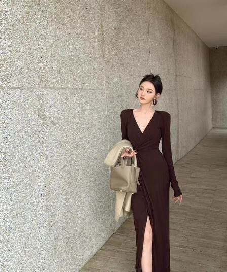 프랑스식 순수한 욕망 V넥 비틀림 긴팔 여성 드레스 몸매 가꾸기 트임 롱 스커트 품격 허리 수축 슬림해 보이는 타이트 스커트 치마