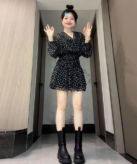 2026 새로운 프랑스식 그는 벤 바람 검정색 꽃무늬 드레스 아이들 가을 고유 한 아름다운 품격 허리 수축 미니 스커트