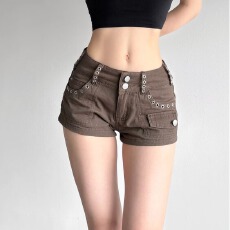 批发美式春秋季复古辣妹铆钉金属鸡眼<b class='q'>牛仔</b><b class='q'>短裤</b>女中腰修身显瘦包臀热裤