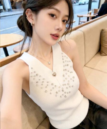 순수한 욕망 무거운 작업 스와로브스키 V넥 행침 목 니트 조끼 여성 디자인 센스 새로운 외출용 디스플레이 몸 만나는 맨위