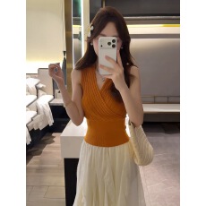 已到货 春夏新款度假风气质简约交叉v领针织修身无袖背心