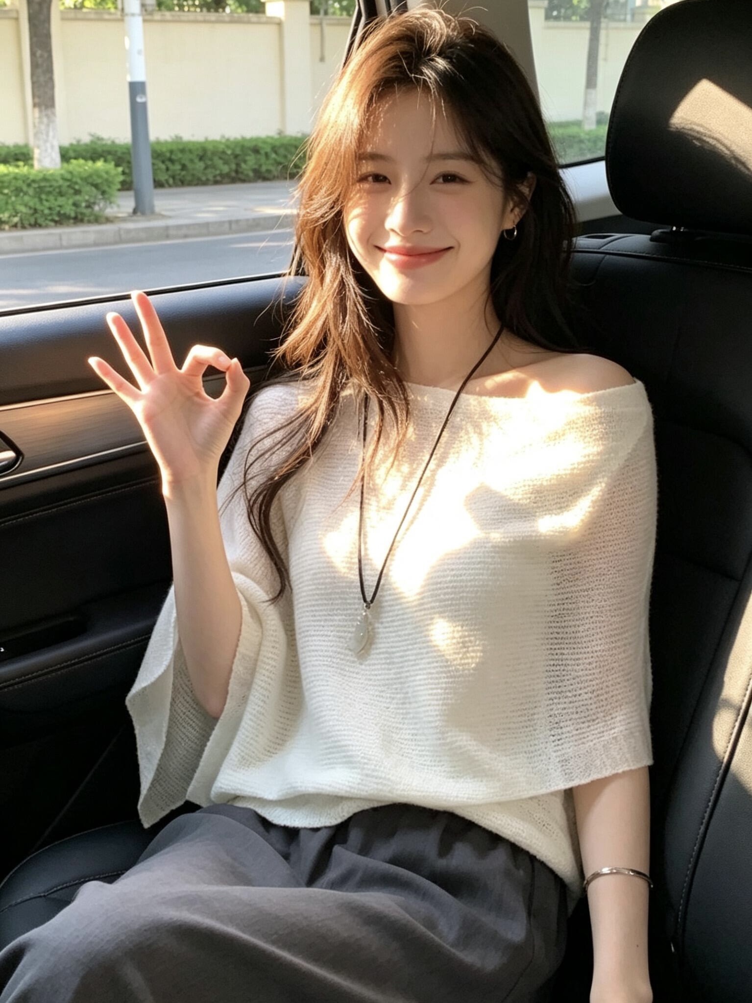 한 부서 숄 패치워크 비스듬한 어깨 얇은 스타일 니트 스웨터 여성 2026 여름 디자인 센스 페이크 레이어드 오프숄더 얼음 실크 맨위