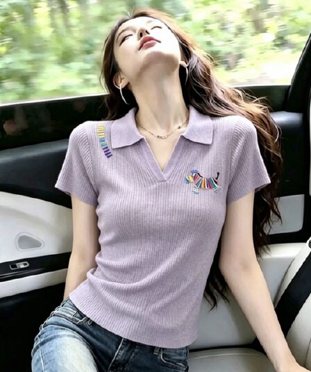 보라색 작은 말 자수 polo 폴로 칼라 반팔 티셔츠 여성 여름 2026 년 새로운 고유 한 아름다운 miu 첨부 된 의류