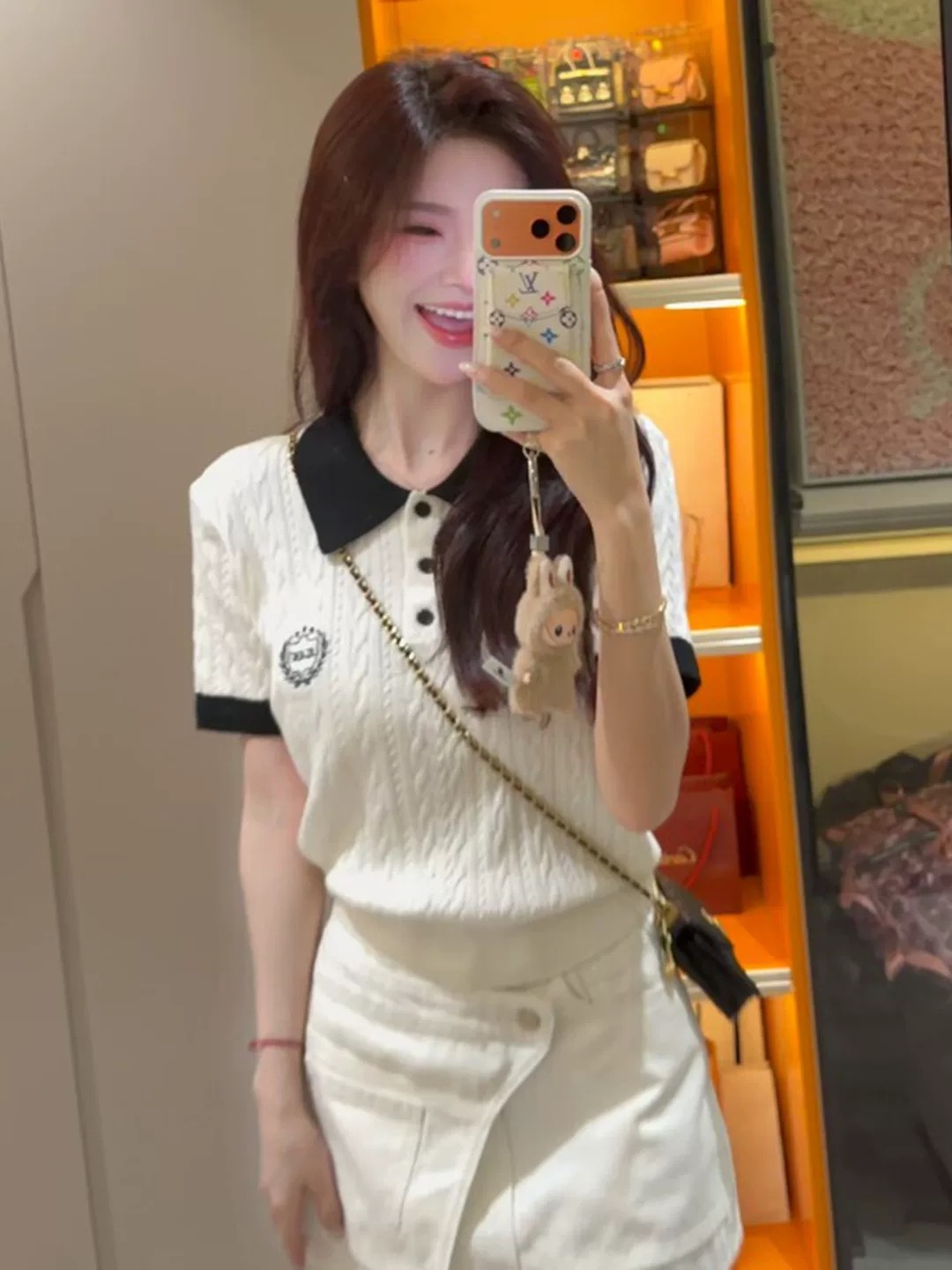 학원 스타일 폴로 칼라 화이트 얼음 실크 니트 반팔 티셔츠 여성 여름 디자인 센스 작은 대중 몸매 가꾸기 POLO 셔츠 맨위