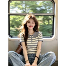 批发木耳边条纹娃娃领短袖<b class='q'>针织衫</b>女夏季新款显瘦百搭上衣