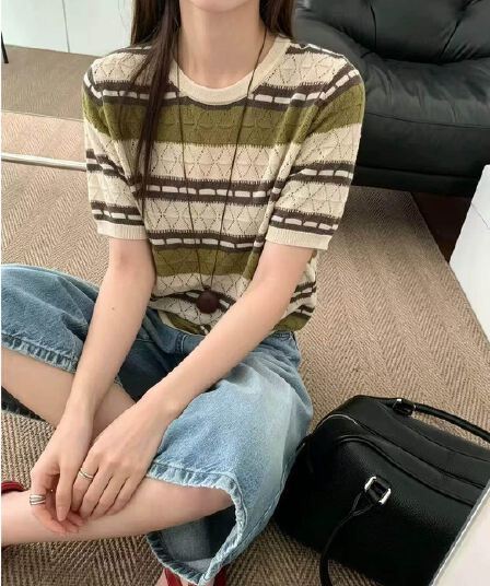 한 부서 착용 가져 가라. 홀로우 아웃 스트라이프 라운드 넥 반팔 니트 스웨터 여성 2026 새로운 루즈핏 슬림해 보이는 얇은 스타일 티셔츠 맨위