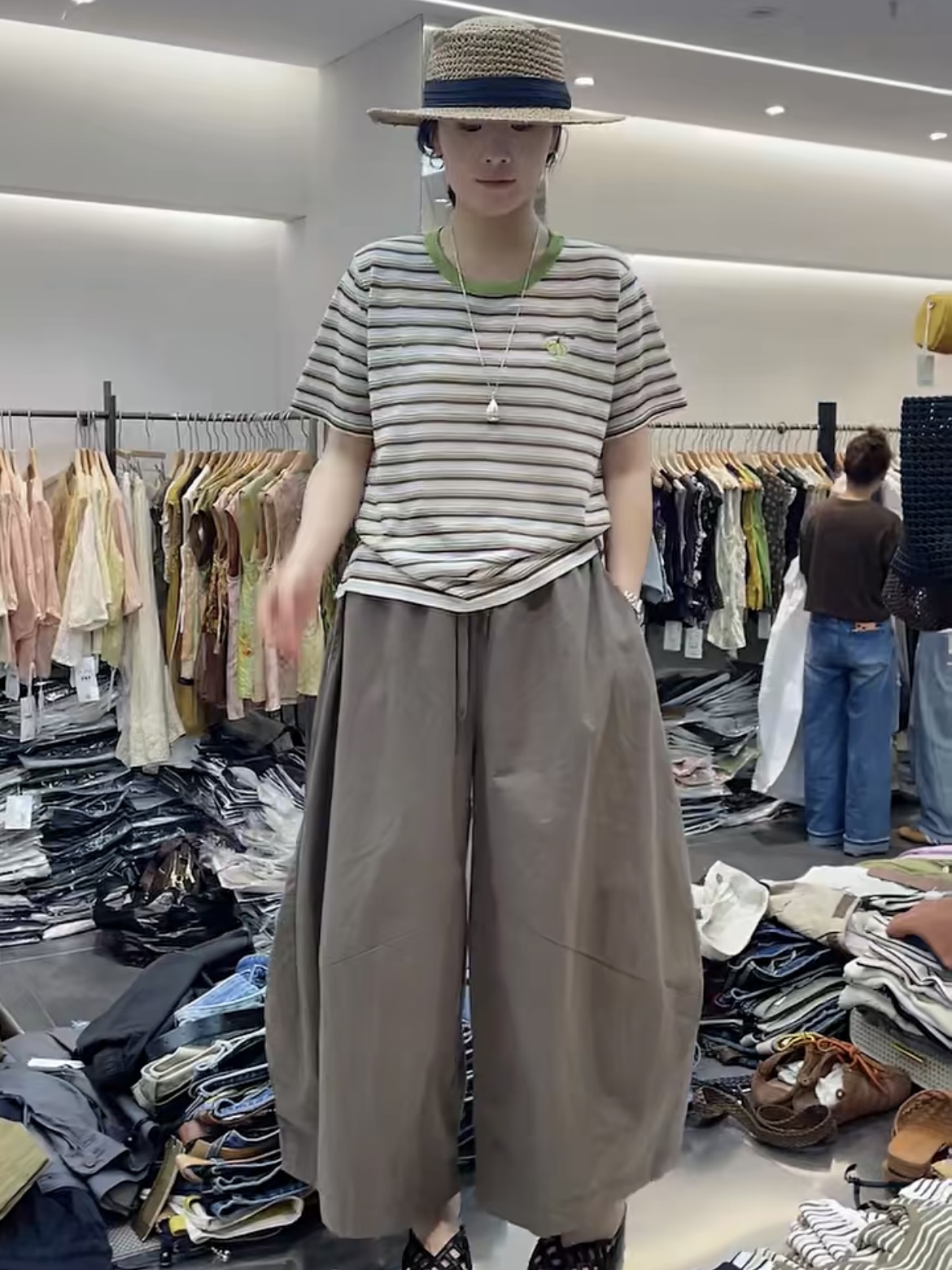 배색 스트라이프 녹색 라운드 넥 반팔 티셔츠 호박 자수 여름 얇은 스타일 얼음 실크 통기성 루즈핏 느긋한 맨위 여성
