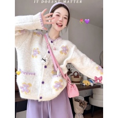 批发氛围感花朵撞色<b class='q'>针织</b>衫毛衣外套女2026秋冬季新款宽松百搭<b class='q'>圆领</b>上衣