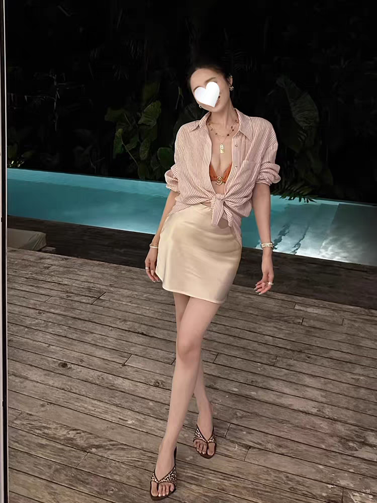 2026 봄 새로운 감기 센스 다용도 짧은 치마 몸매 가꾸기 슬림해 보이는 디스플레이 하이웨이스트 타이트 스커트 와인 글라스 반신 스커트 여성