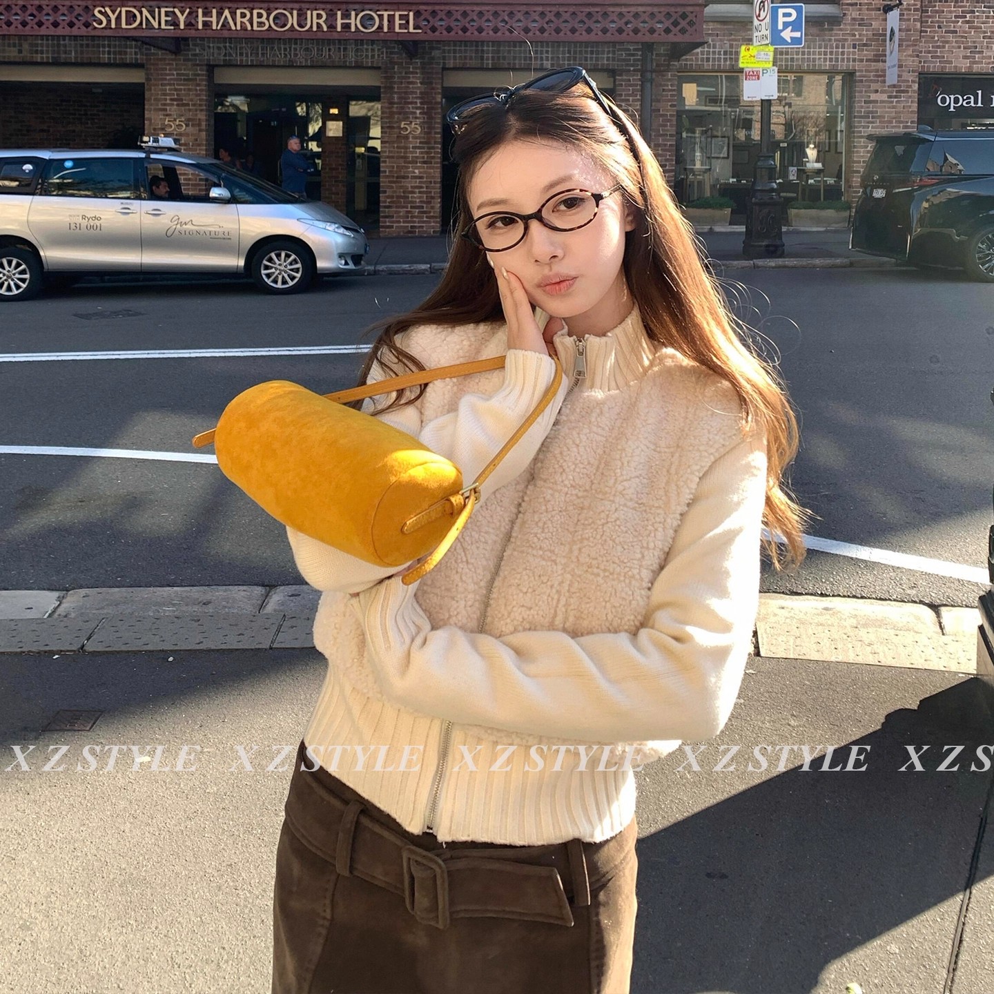 인터넷 그림 원본 원료 패치워크 모피 여성 코트 가을 겨울 2025 새로운 솜을 넣은 두꺼운 양털 쇼트 스타일 맨위