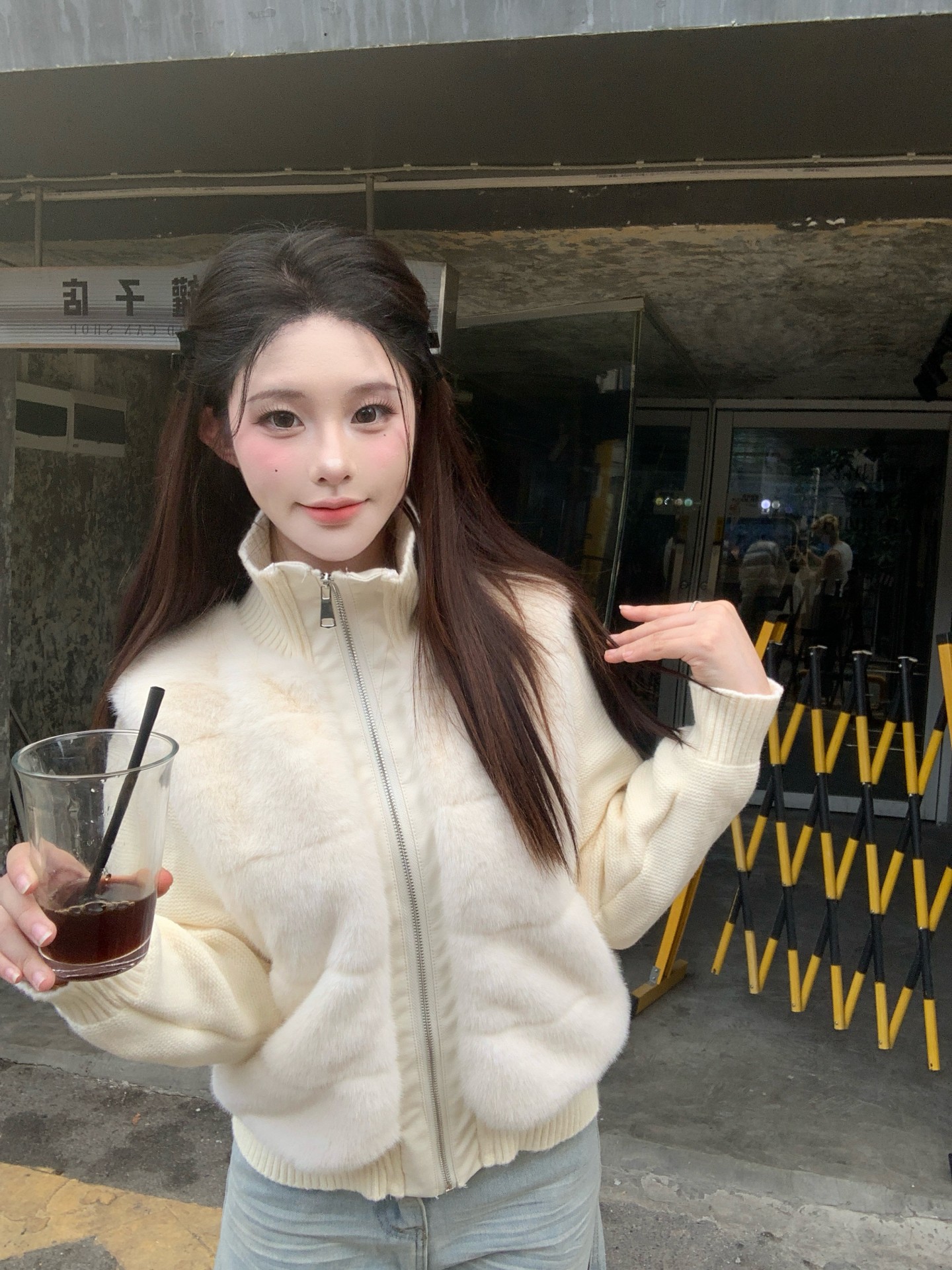 실사 정가 원본 원료 초점 높은 품질 피어 도둑 그림 내기 니트 패치워크 모방 수달 털 면 의류