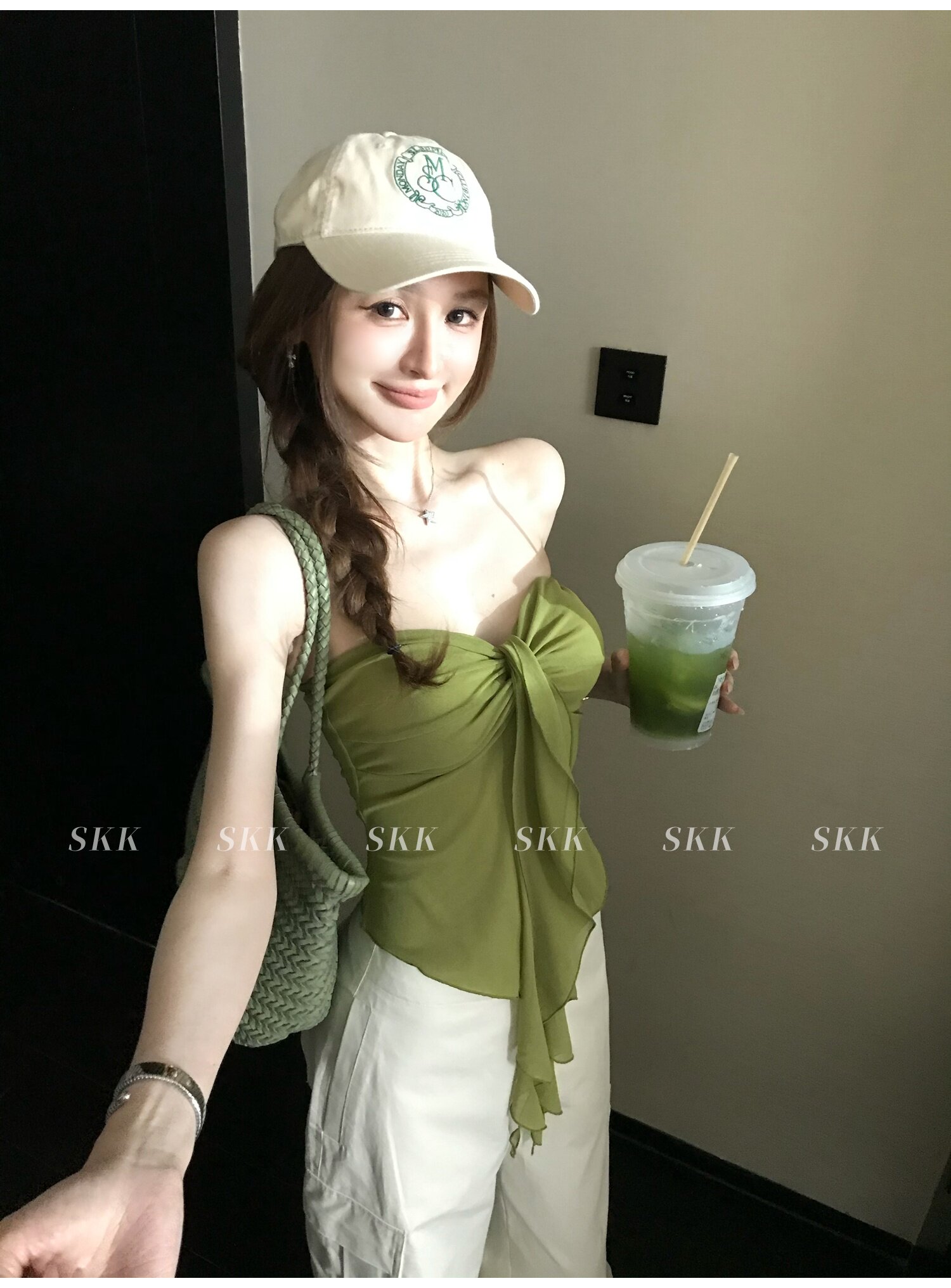 인터넷 그림 헤스 재스민 아름다움 ~까지 열기 행침 분위기 센스 비밀번호 수 있습니다. 달콤한 수 있습니다. 소금 물결무늬 측면 스트랩 망사 튜브탑