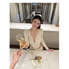 姐姐鲨我!巨显身材金属挂脖长袖/花苞短袖针织连体衣