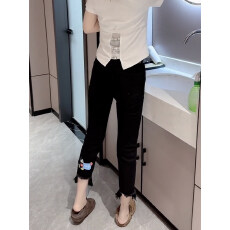 批发春夏新款破洞牛仔烟管<b class='q'>裤</b>女2026年<b class='q'>大码</b>洋气显瘦弹力八分时尚直筒<b class='q'>裤</b>