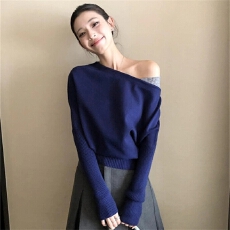 批发秋日赴约 撞色斜肩拼接长袖<b class='q'>毛衣</b>针织衫<b class='q'>女</b>气质露肩慵懒上衣