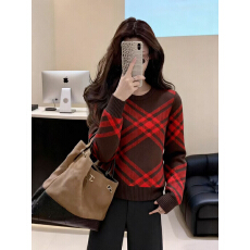 批发欧货高端复古格纹撞色<b class='q'>圆领</b>长袖<b class='q'>针织</b>衫2025冬季套头羊绒上衣女