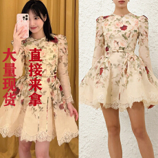 批发大量Z家高定秋季新款玫瑰花圆领长袖蕾丝边蓬蓬迷你短连衣裙