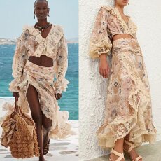 批发走秀高定款度假风浪漫碎花上衣搭配不规则荷叶边<b class='q'>裙</b>摆半<b class='q'>裙</b>套装<b class='q'>裙</b>