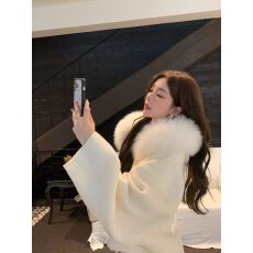 批发慵懒感千金风高级<b class='q'>双面</b><b class='q'>羊绒</b><b class='q'>大衣</b>连帽100羊毛呢蓬松毛领斗篷外套女