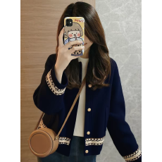 批发2025新款爆款藏蓝色小香风巨好看的独特漂亮翻领棒球服<b class='q'>外套</b>女秋冬