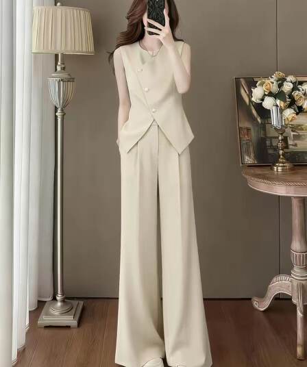 Chic 디자인 센스 캐주얼 스포츠 슈트 여성 여름 2026 새로운 품격 베스트 와이드 레그 팬츠 고급 센스 투피스 세트