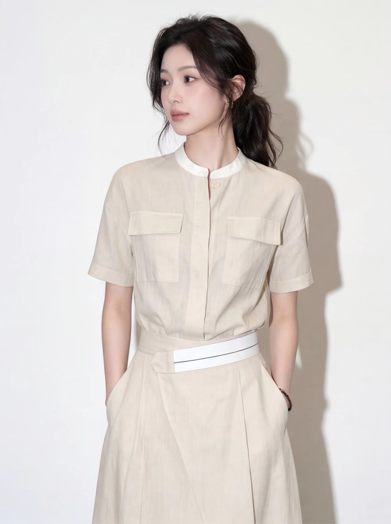 출퇴근 바람 스탠드 칼라 더블 주머니 반팔 셔츠 하이웨이스트 반신 스커트 허리 수축 배색 벨트 숙련 된 투피스 슈트