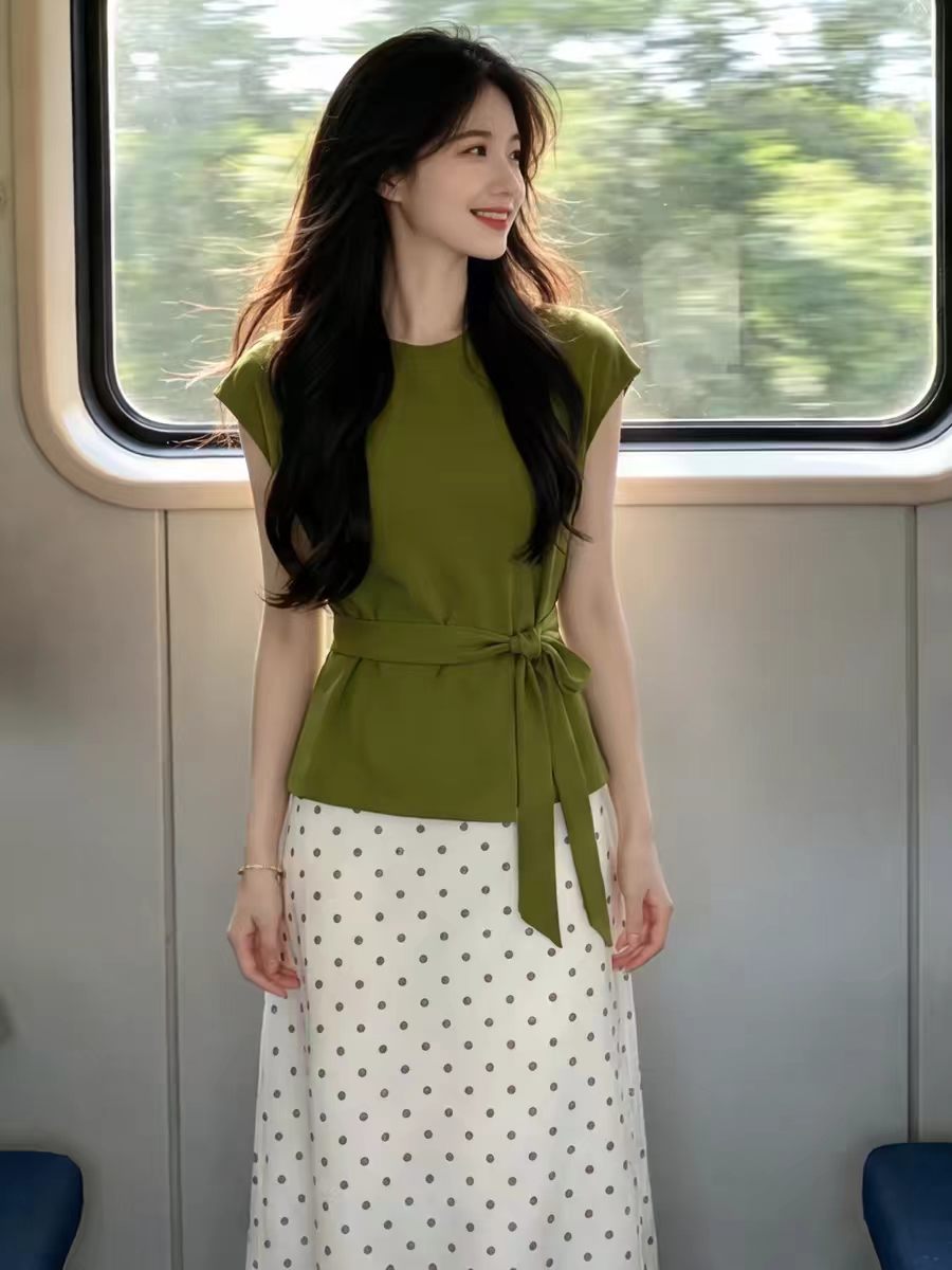 자이언트 잘 생긴 전체 집합 ootd 착용 가져 가라. 여름 여성 녹색 레이스업 반팔 맨위 반신 스커트 고유 한 아름다운 투피스 세트