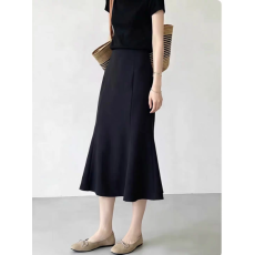 批发2026新款洋气通勤好看百搭<b class='q'>半身</b>裙女秋季气质女装优雅风简洁中长款