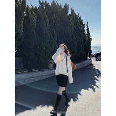 批发【白茶茉莉】<b class='q'>亦</b><b class='q'>谷</b>围巾v领毛衣女2025冬季新款宽松休闲针织衫上衣