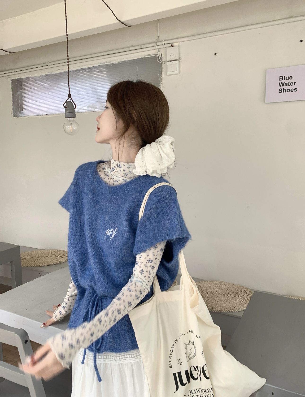 자이언트 잘 생긴 파란색 니트 스웨터 세트 드레스 여성 봄 2026 새로운 슈퍼 화재 한 부서 전체 집합 ootd 착용 가져 가라.